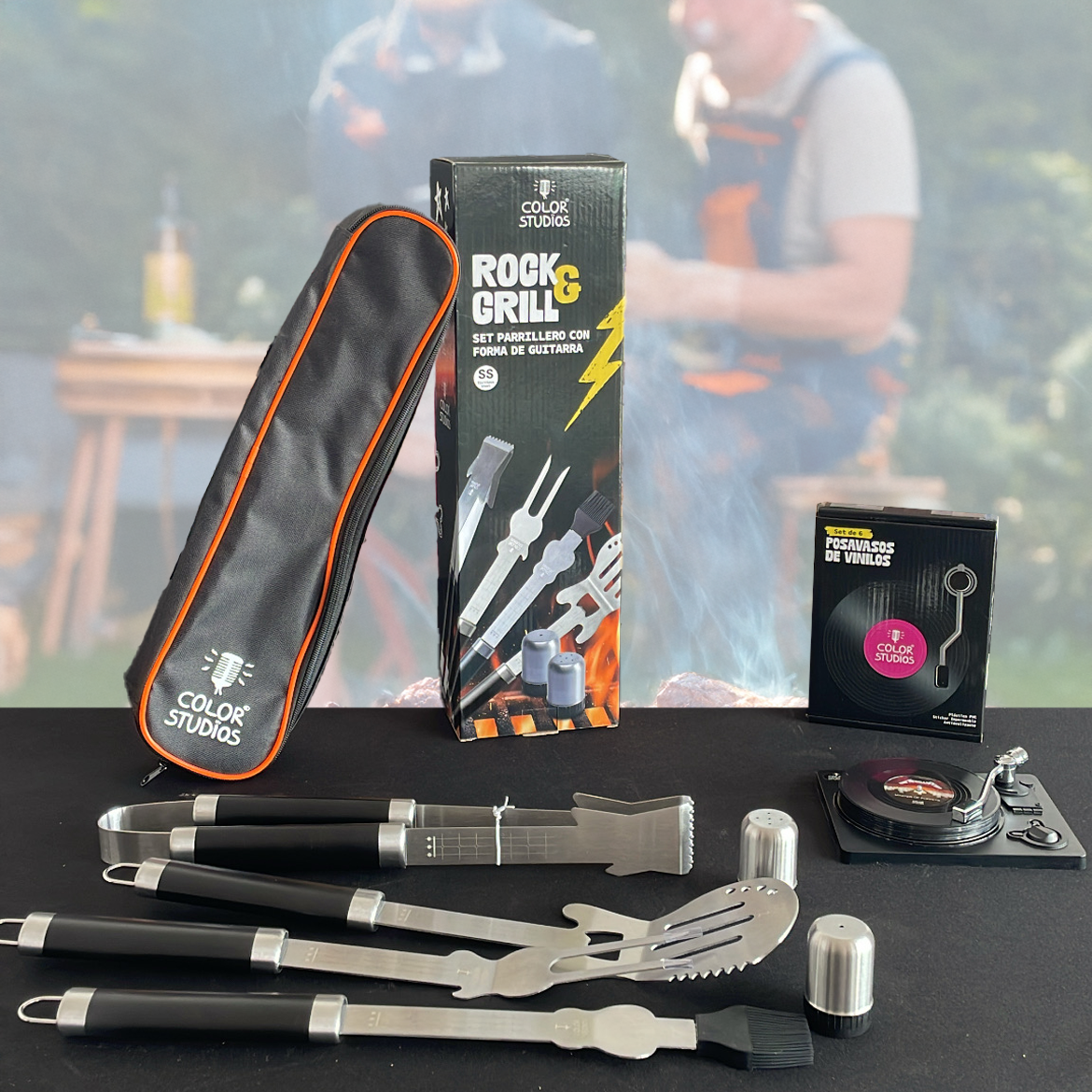 Pack Set Parrillero Forma Guitarra + Set de 6 Posavasos de Vinilos